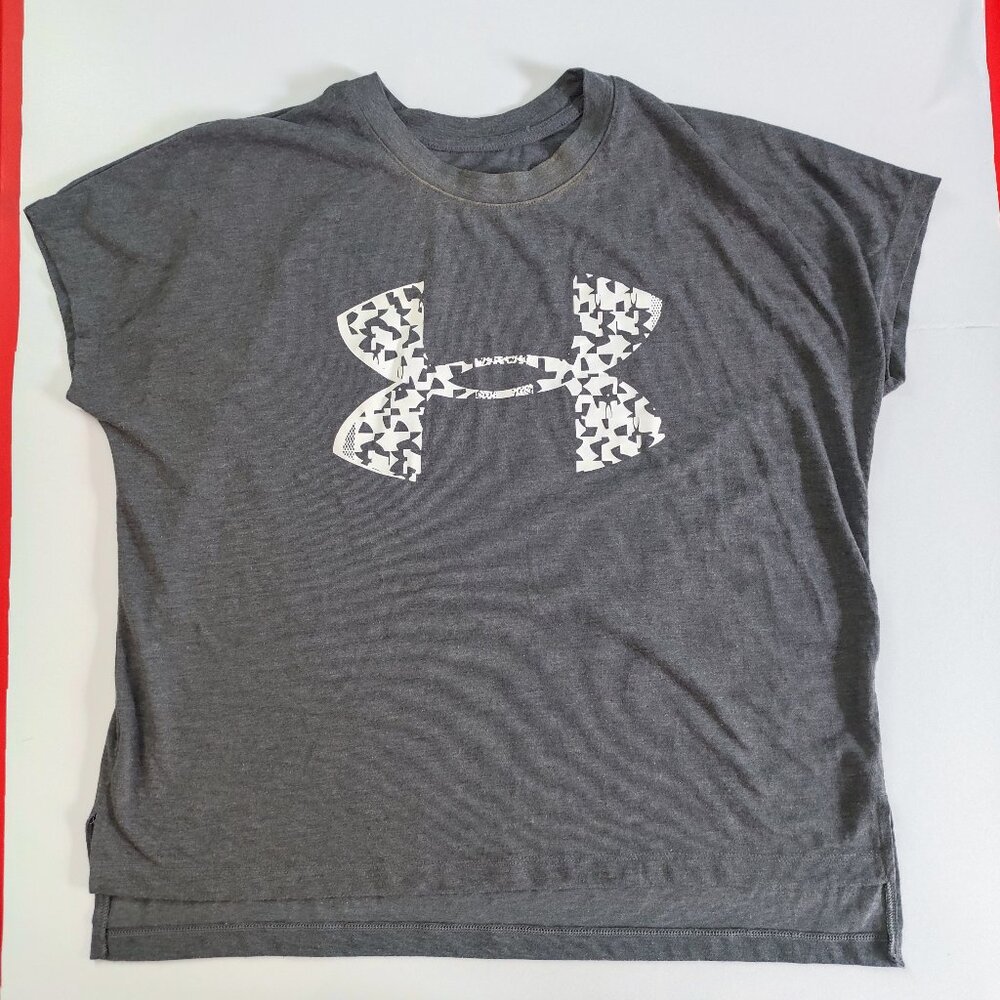 Under Armour  short sleeve T-shirt street wear grey women's size XS Loose